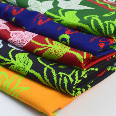 Sıcak Satış Çeşitli Renkler% 100 Polyester Dijital Moda Kumaş Baskı Çiçekli Kumaş Elbise İçin 148Cm