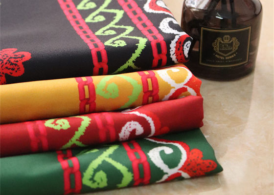 Konfeksiyon için Mavi Kırmızı Sarı Polyester Dijital Baskılı Kumaş Renkli Çiçek