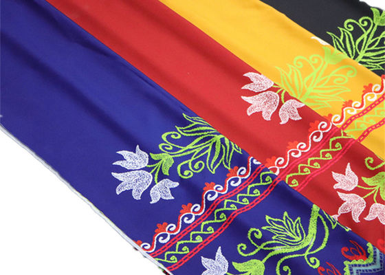 Konfeksiyon için Mavi Kırmızı Sarı Polyester Dijital Baskılı Kumaş Renkli Çiçek