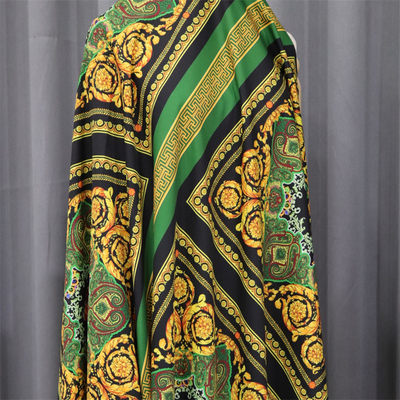 OEM Adası Baskılı Elbise Malzemesi Kumaş 100% Polyester Giyim
